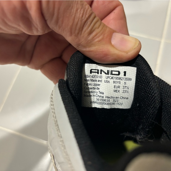 And1 boys size 5 sneakers - Picture 3 of 5